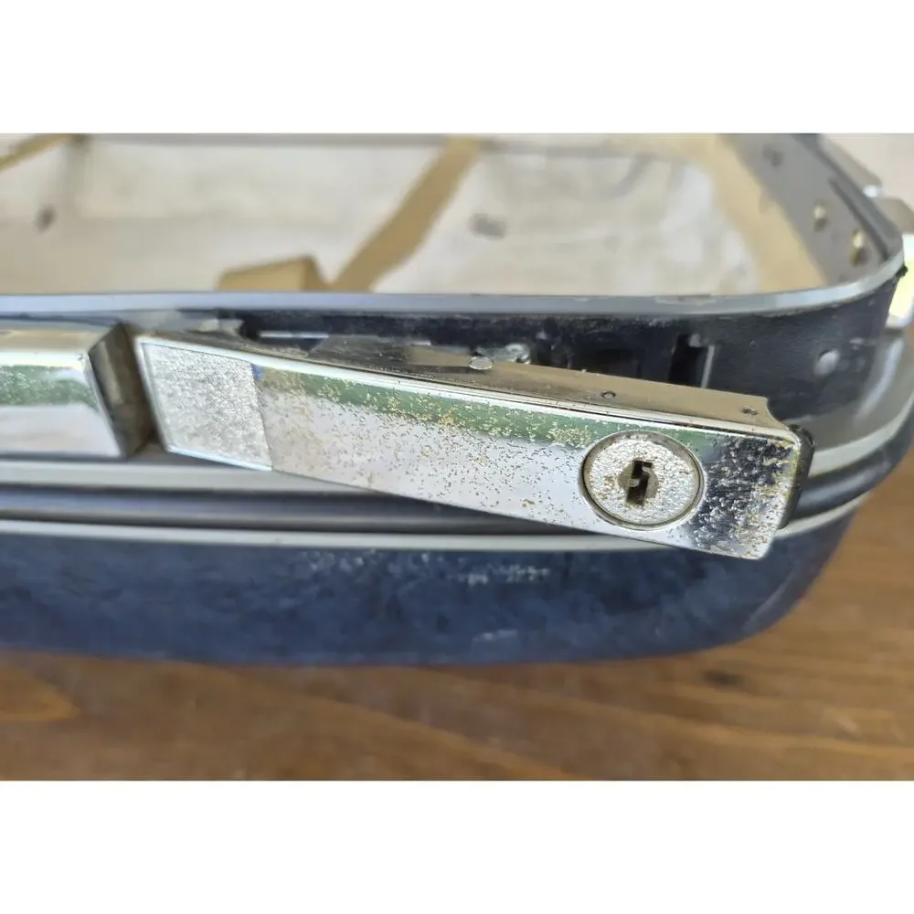 Vintage Blue Samsonite Silhoutte Luggage Suitcase Hard Shell 26x21x8 With Wheels